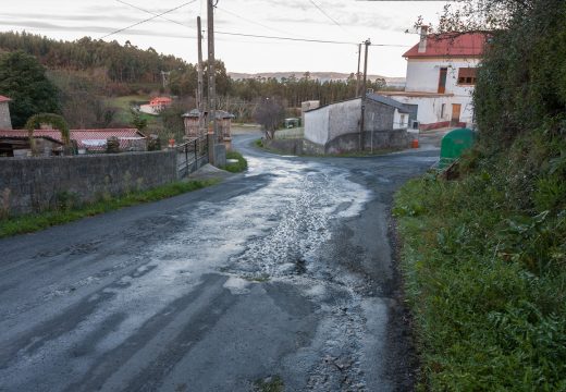O Concello de Fene proxecta aglomerar a estrada que cruza o núcleo de Lubián